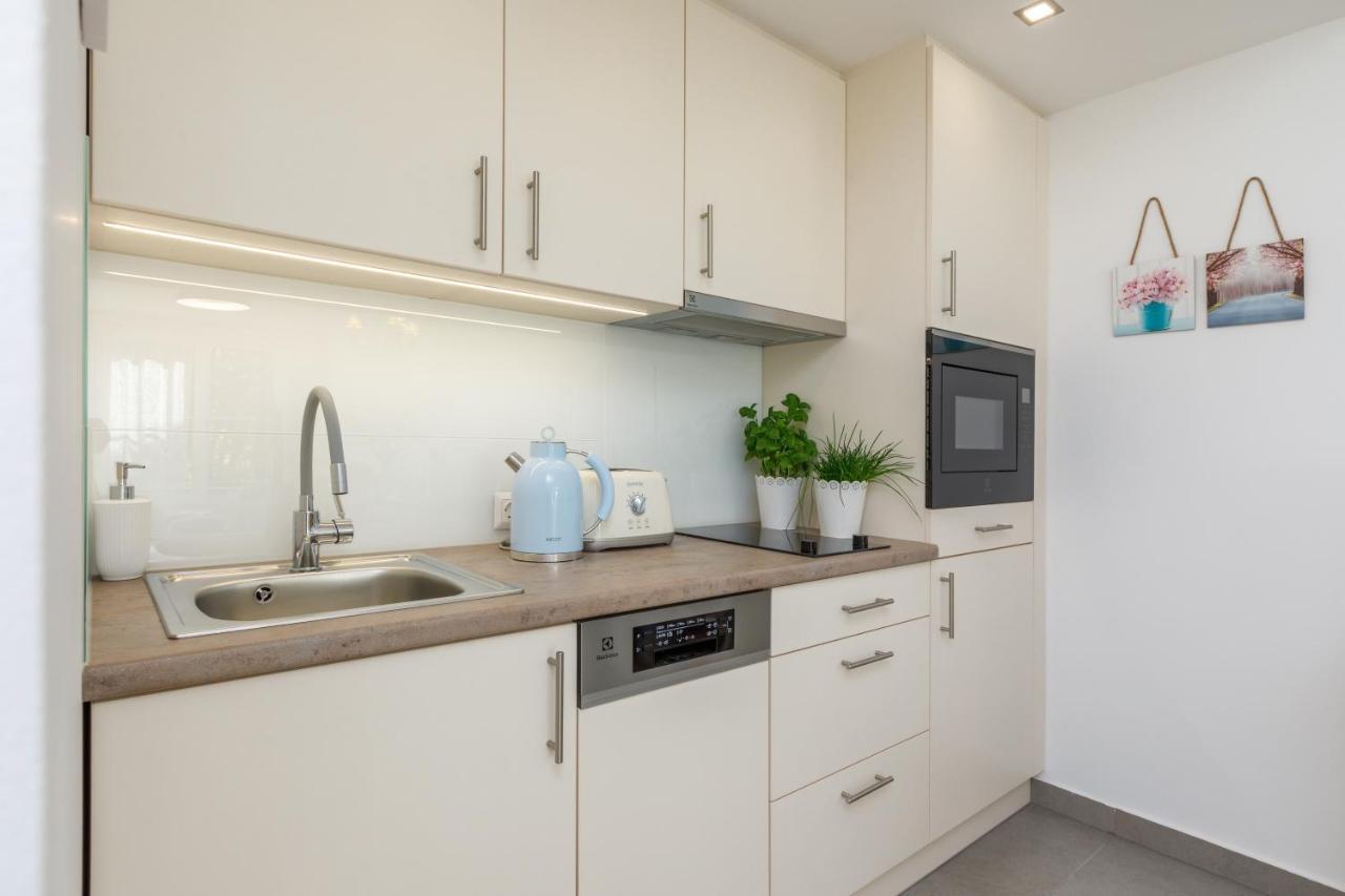 Veronikapartman - Brand New & Cozy - With Underground Garage Heviz Exterior photo